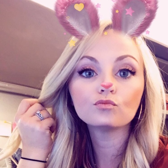 Meet your Posher, Kristin - Picture 2 of 4