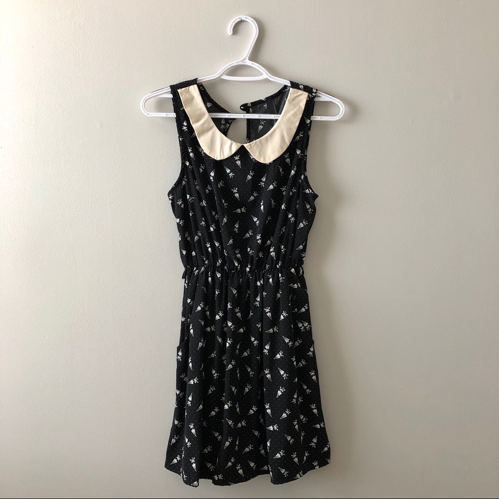 Sleeveless Dress with Peter Pan Collar