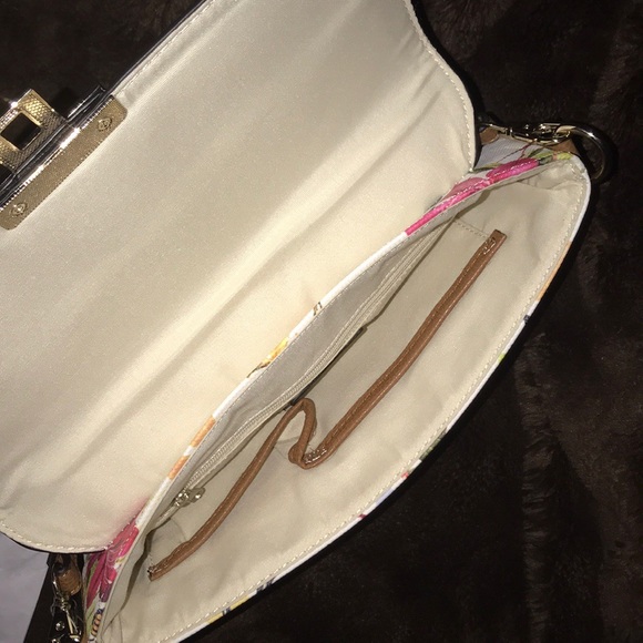 💖🌺Garden inspired clutch💖🌺 - Picture 5 of 6