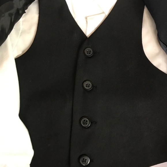 Boys tuxedo 4pc set, sz 3. Black - Picture 2 of 5