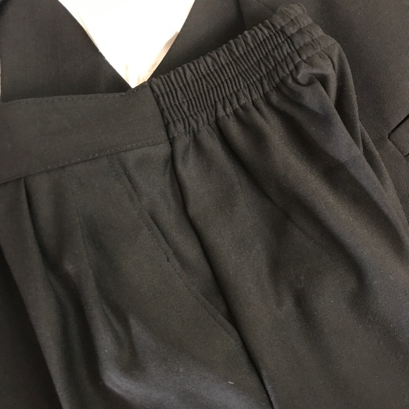 Boys tuxedo 4pc set, sz 3. Black - Picture 3 of 5