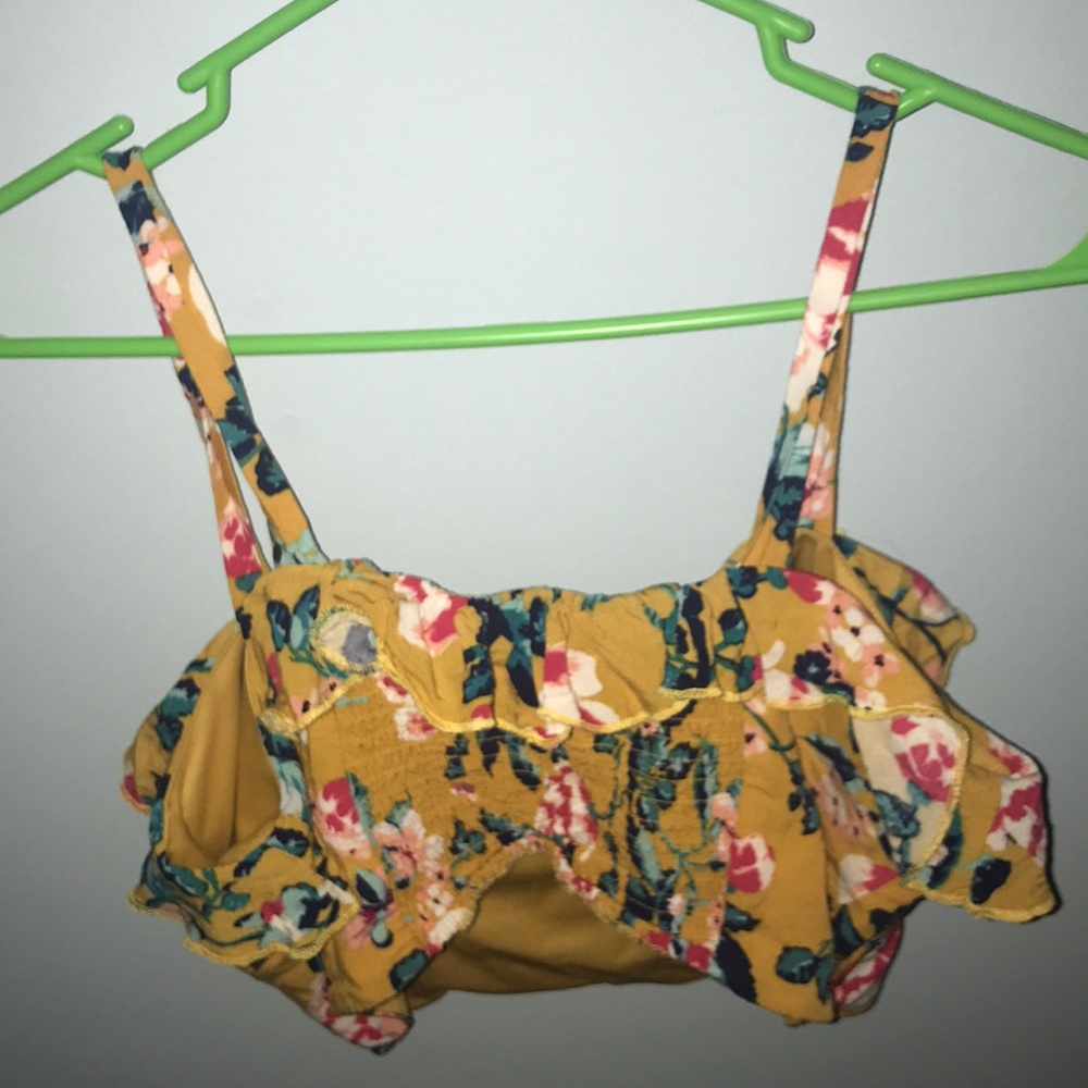 FLORAL TOP🌺🌹 - Picture 2 of 3