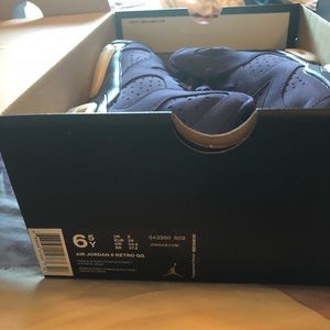 Jordan retro 6 (6.5 in girls)