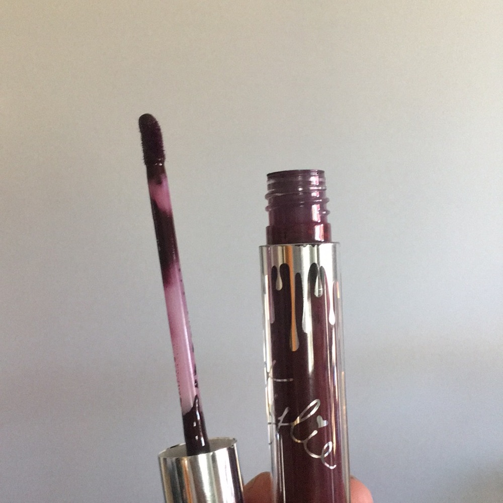 🎉SOLD🎉| lipsticks in colors KING K and VIXEN - Picture 3 of 4