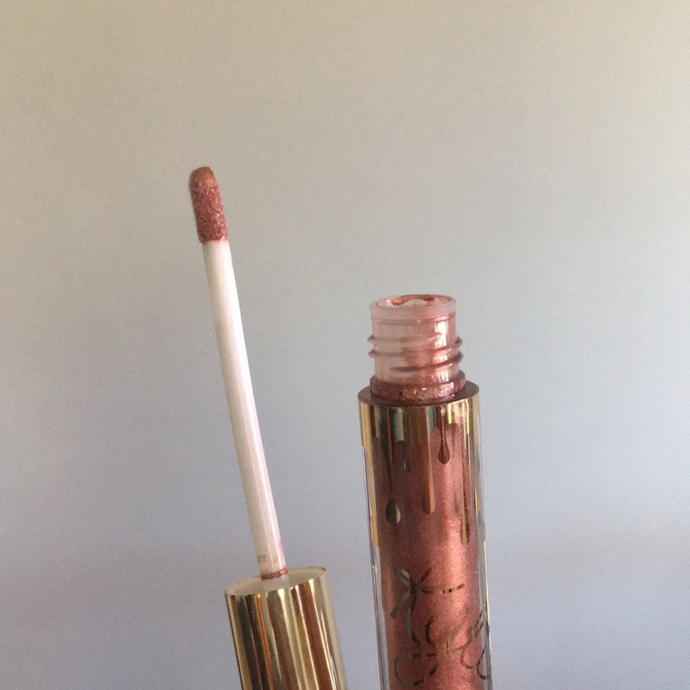 🎉SOLD🎉| lipsticks in colors KING K and VIXEN - Picture 4 of 4