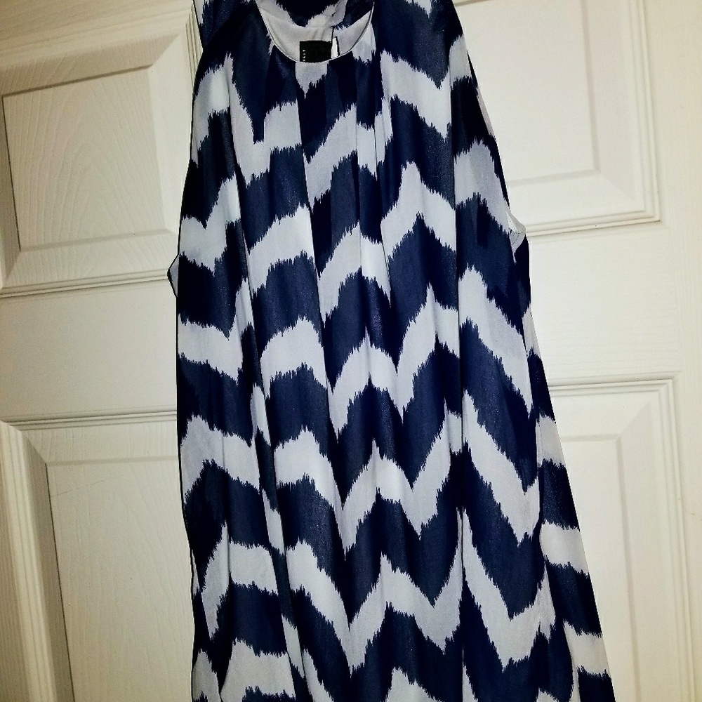 Chevron blue and white tank top large