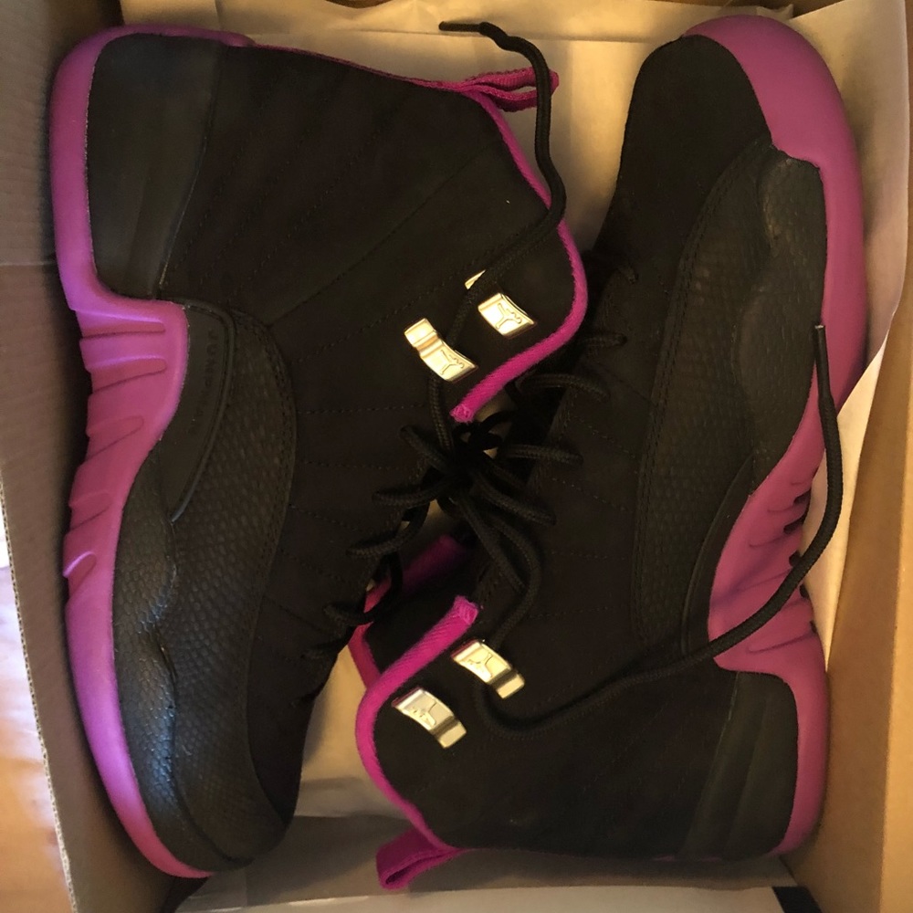 Retro 12 (6.5 youth)