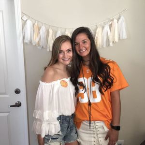 Meet your Posher, Caroline