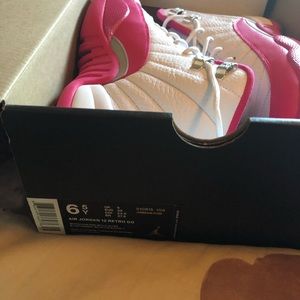 Retro 12 (6.5 youth)