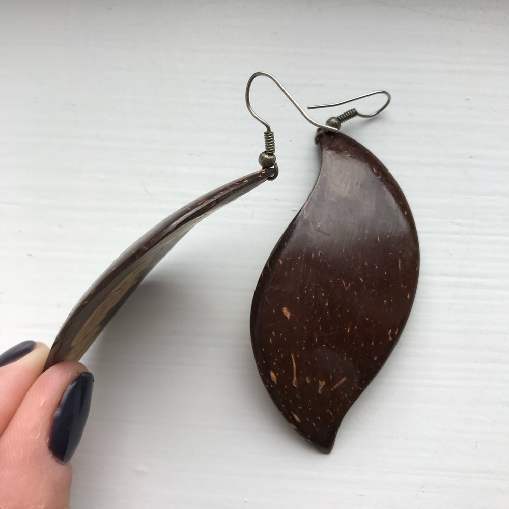 Handmade brown speckled wood drop earrings - Picture 4 of 6