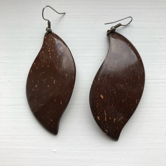 Handmade brown speckled wood drop earrings - Picture 6 of 6