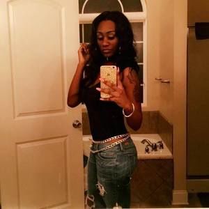 Meet your Posher, Shakira