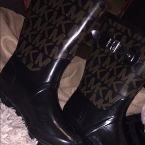 Size 8.5 Michael Kors rain boots