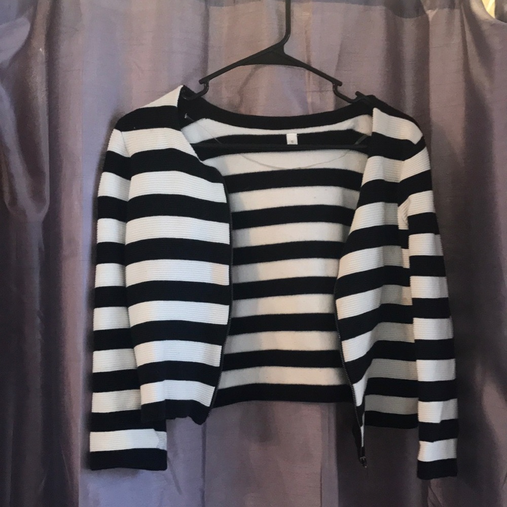 Crop top sweater