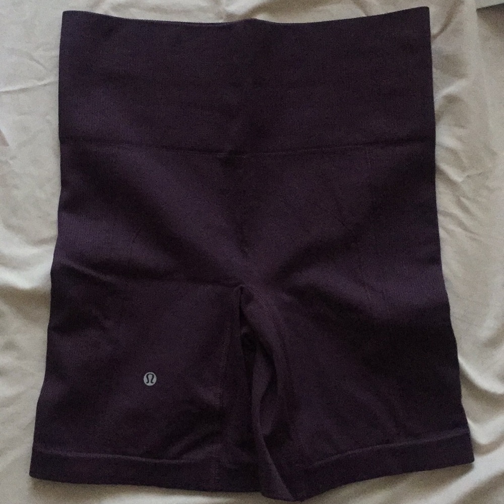 Lululemon dark purple shorts size 4