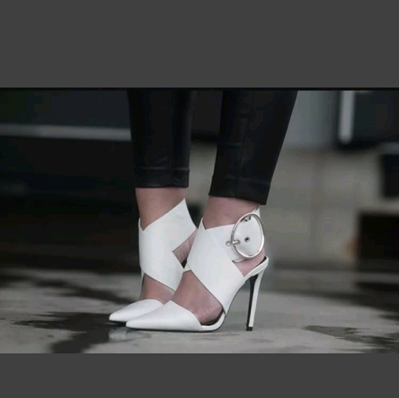 Zara white leather buckle shoes - Picture 2 of 3