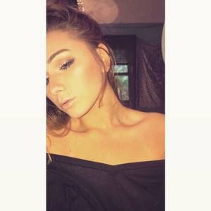 Meet your Posher, Danielle