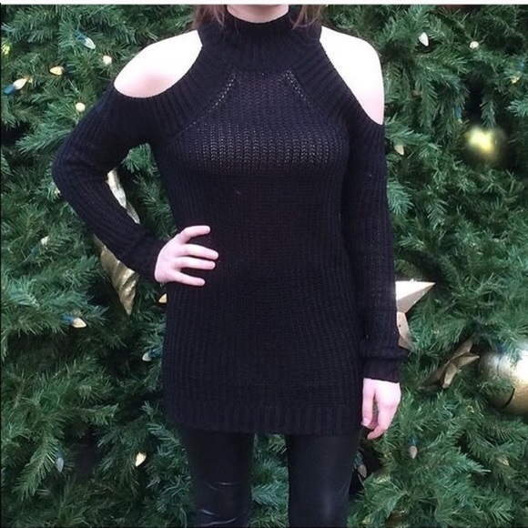 long sleeve cold shoulder sweater. - Picture 2 of 2