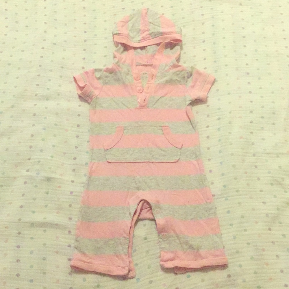Baby girl short sleeve onesie with hood