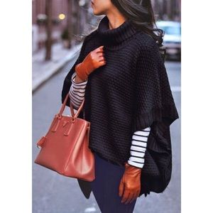 Women’s Dark Navy Blue turtleneck sweater Size L