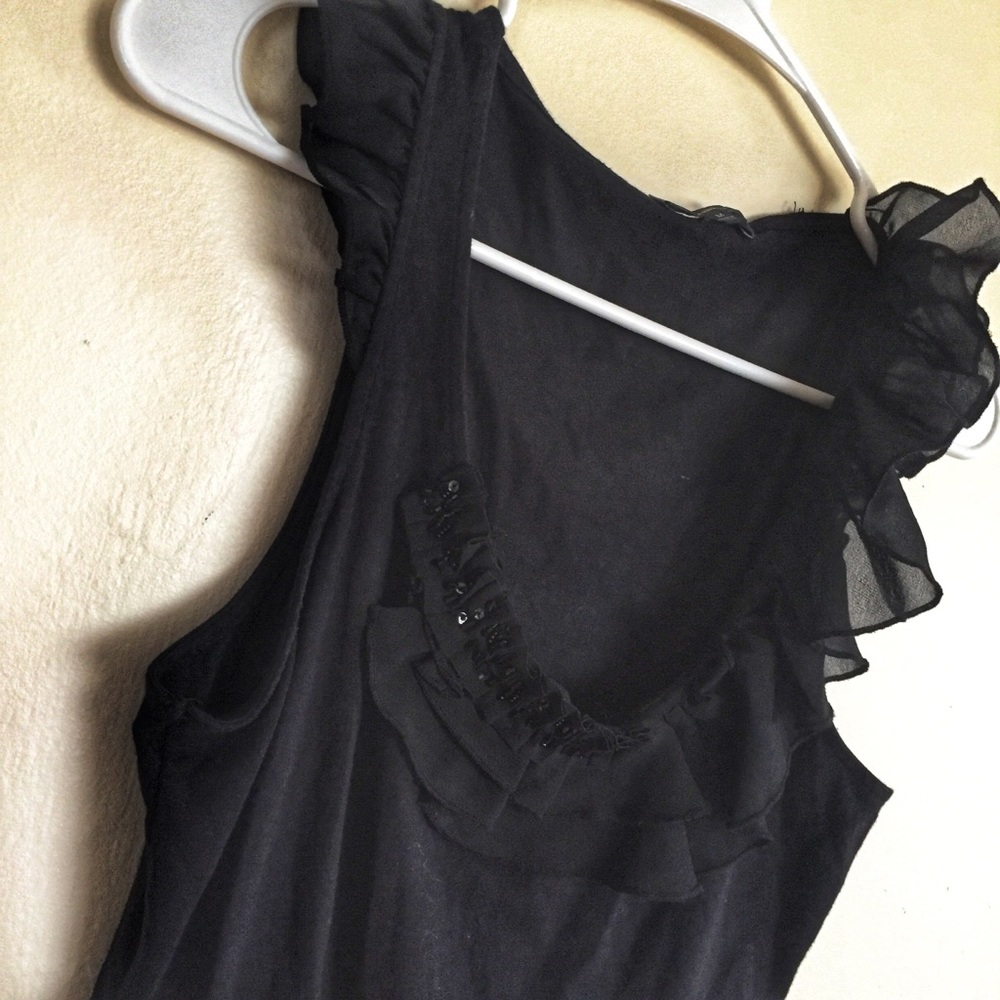 SOLD ❌ Black One Shoulder Ruffles Soft Tank Top - Picture 2 of 3