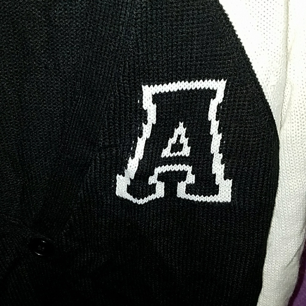 Cardigan - Picture 2 of 3
