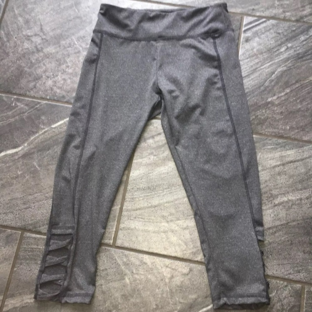 Gray Athletic Cropped Leggings