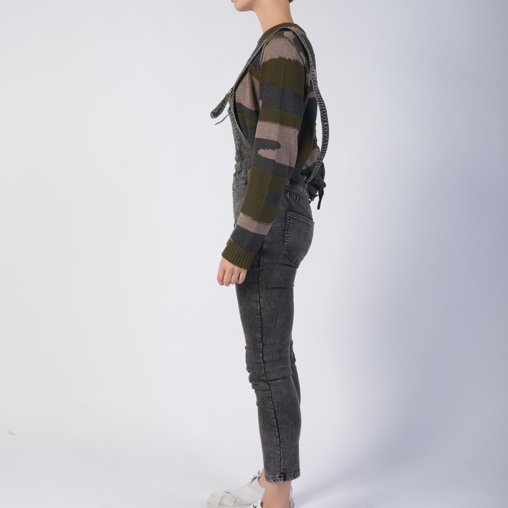 ONLY 1 LEFT! Cropped Not your Fathers Overalls - Picture 3 of 5