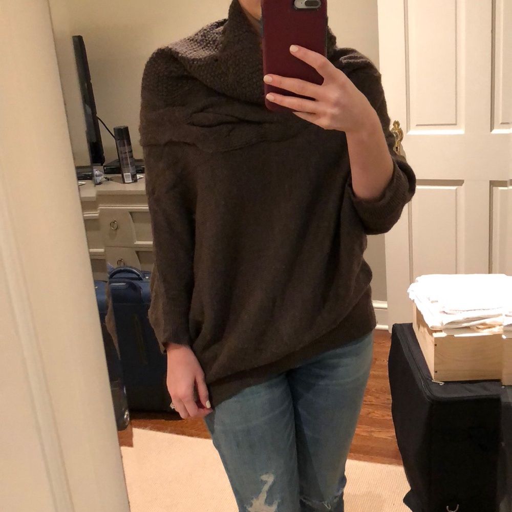 Gorgeous oversized Vince chocolate brown sweater