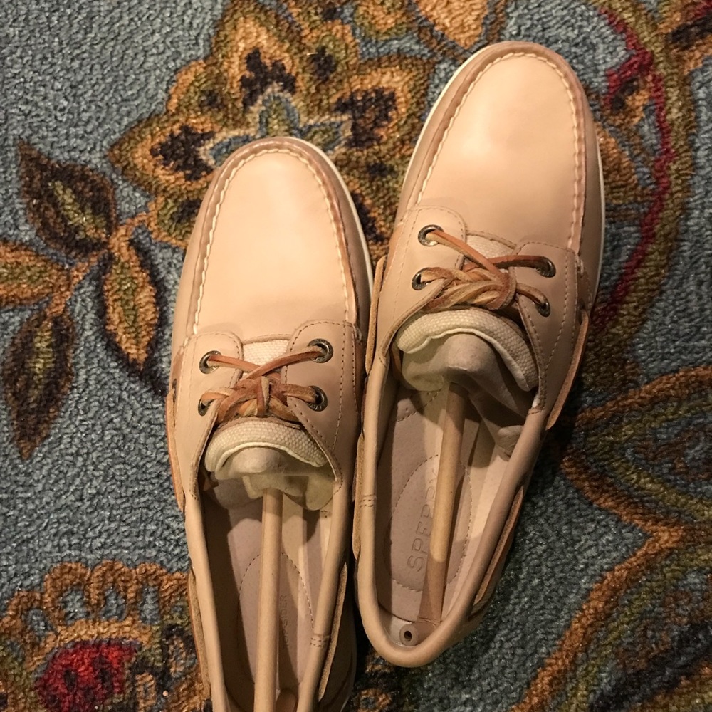 Women’s sperrys