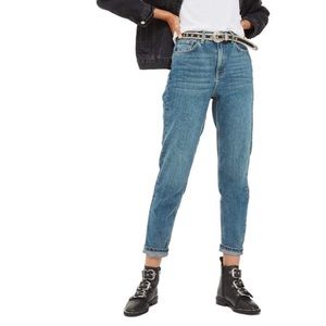 Topshop Mom Jeans Size 28/30. Light wash(see pics)