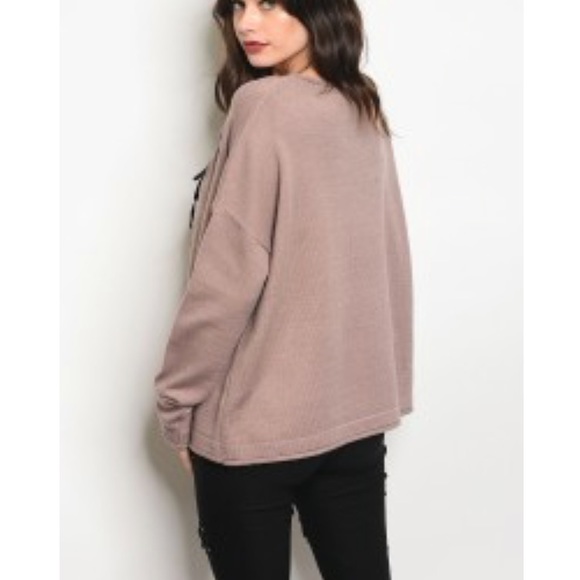 ❄️Modern Laces Sweater🌟 - Picture 3 of 3