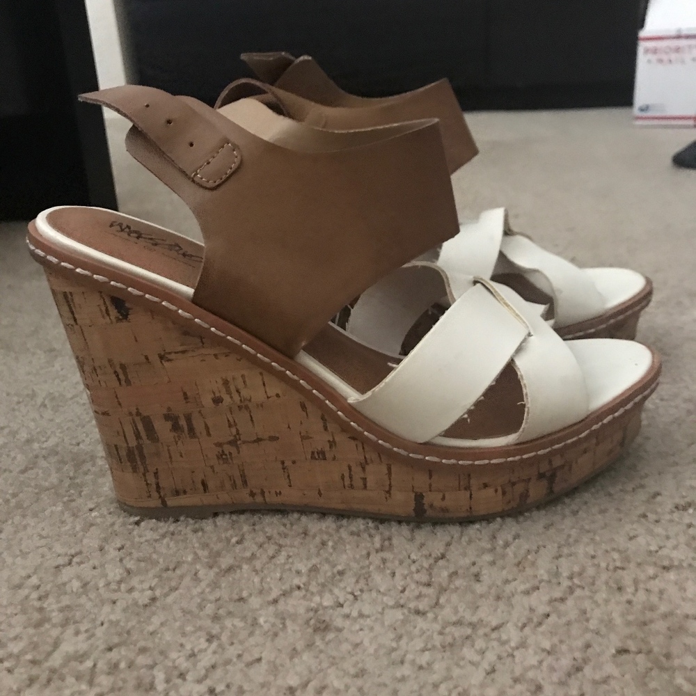 Tan and White Wood Wedges Size 8