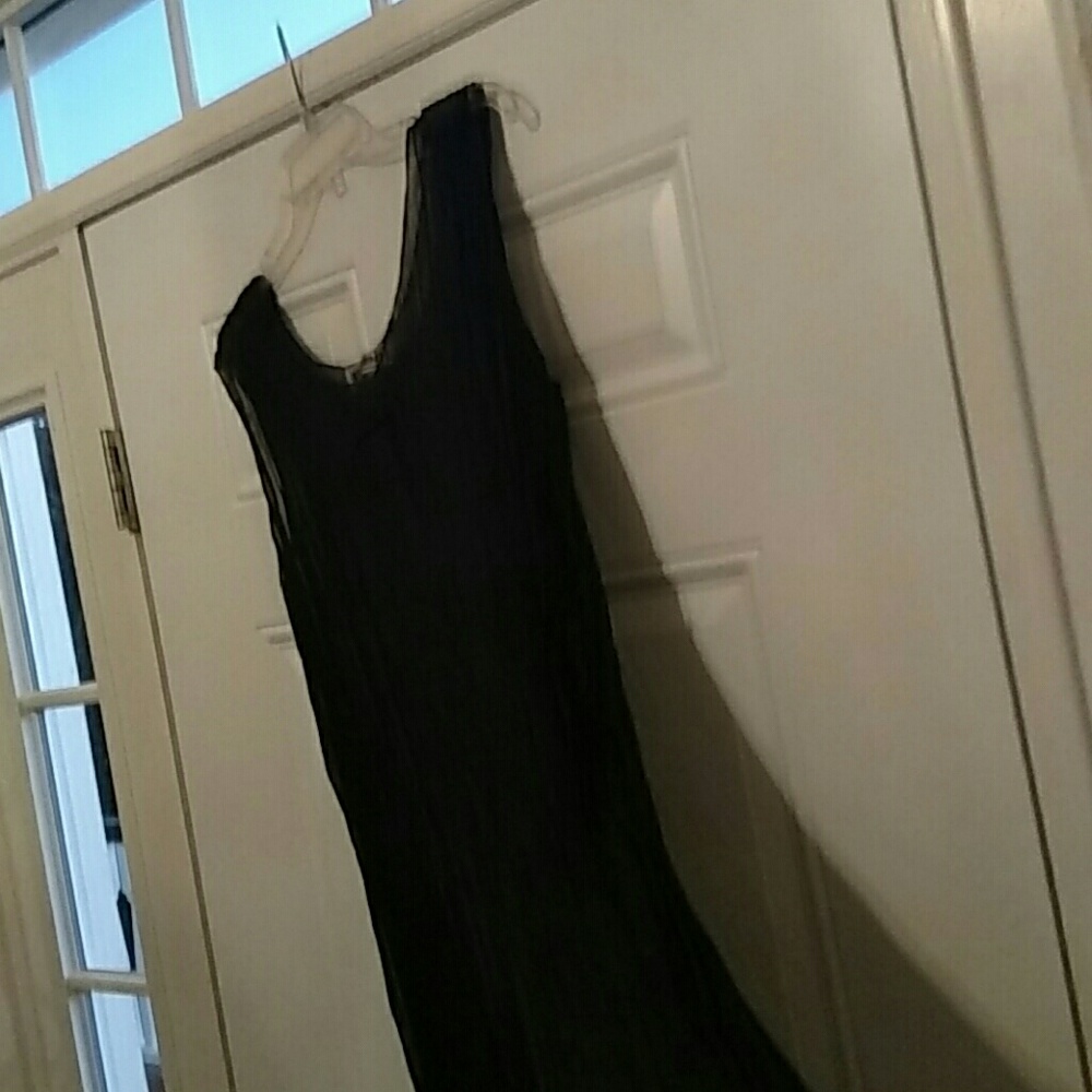 Shear Black slip on dress w scrunch fabric