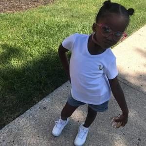 Meet your Posher, Monique antoinette