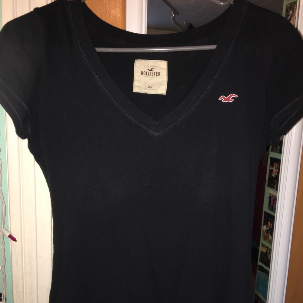 Hollister v neck.