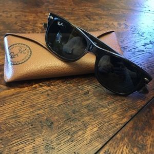 Rayban New Wayfarer Sunglasses in Tortoise