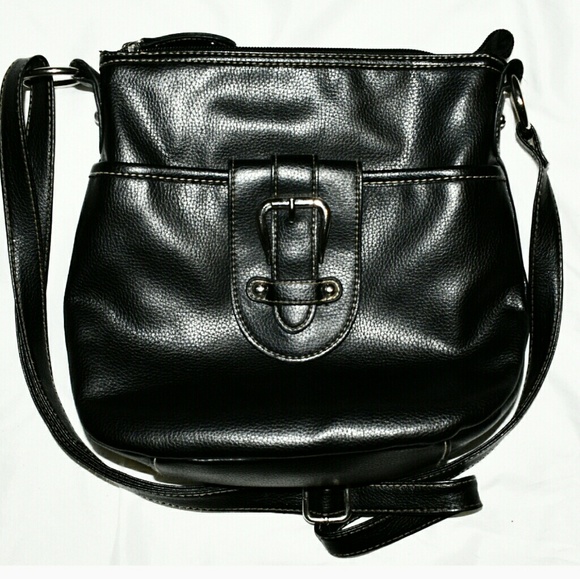 croft & barrow Handbags - ⭐MARKDOWN!⭐ Croft & Barrow Black Crossbody Bag