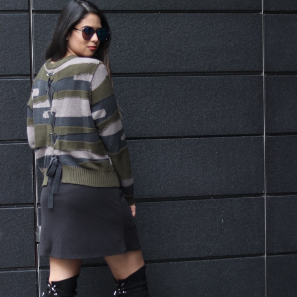 HOST PICK  GI Jane Camo Print Sweater - Picture 2 of 6