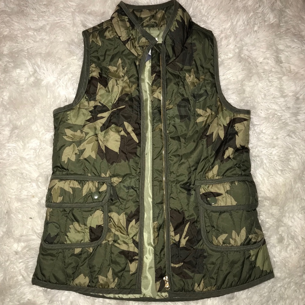 Camouflage puffer vest