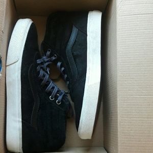 Milton Hi Vans