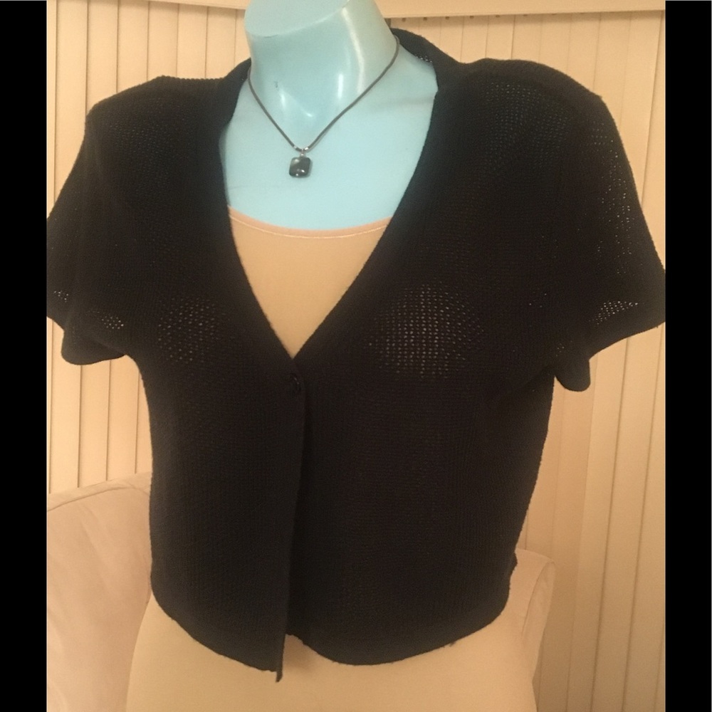 Price 💧NY & CO Short sleeve bolero style sweater