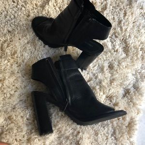 Authentic Calvin Klein open toe heel open booties