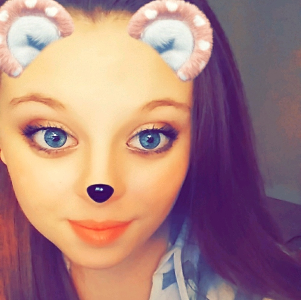 Meet your Posher, Olivia