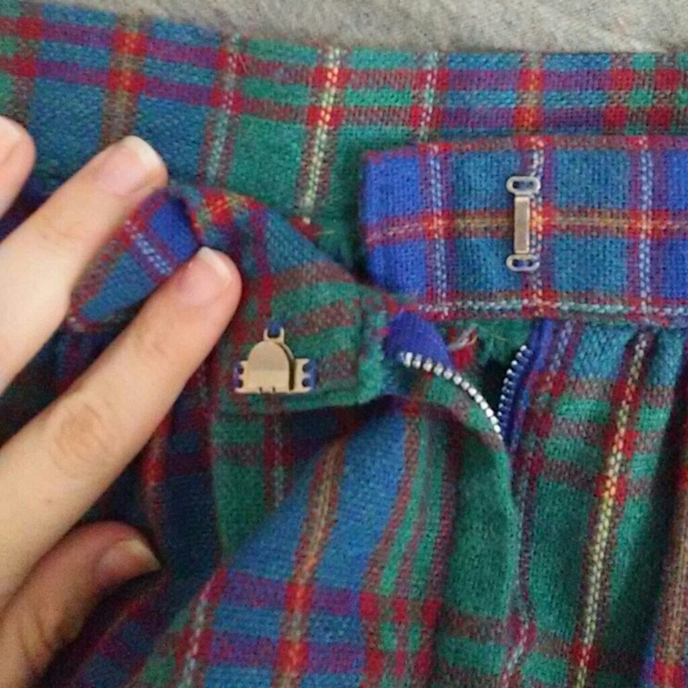 🌈 3/$10 SALE Vintage Plaid Wool Skirt - Picture 5 of 6