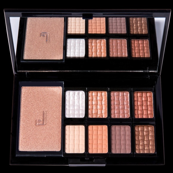 DOUCCE Other - DOUCCE Freematic Eyeshadow Pro Palette