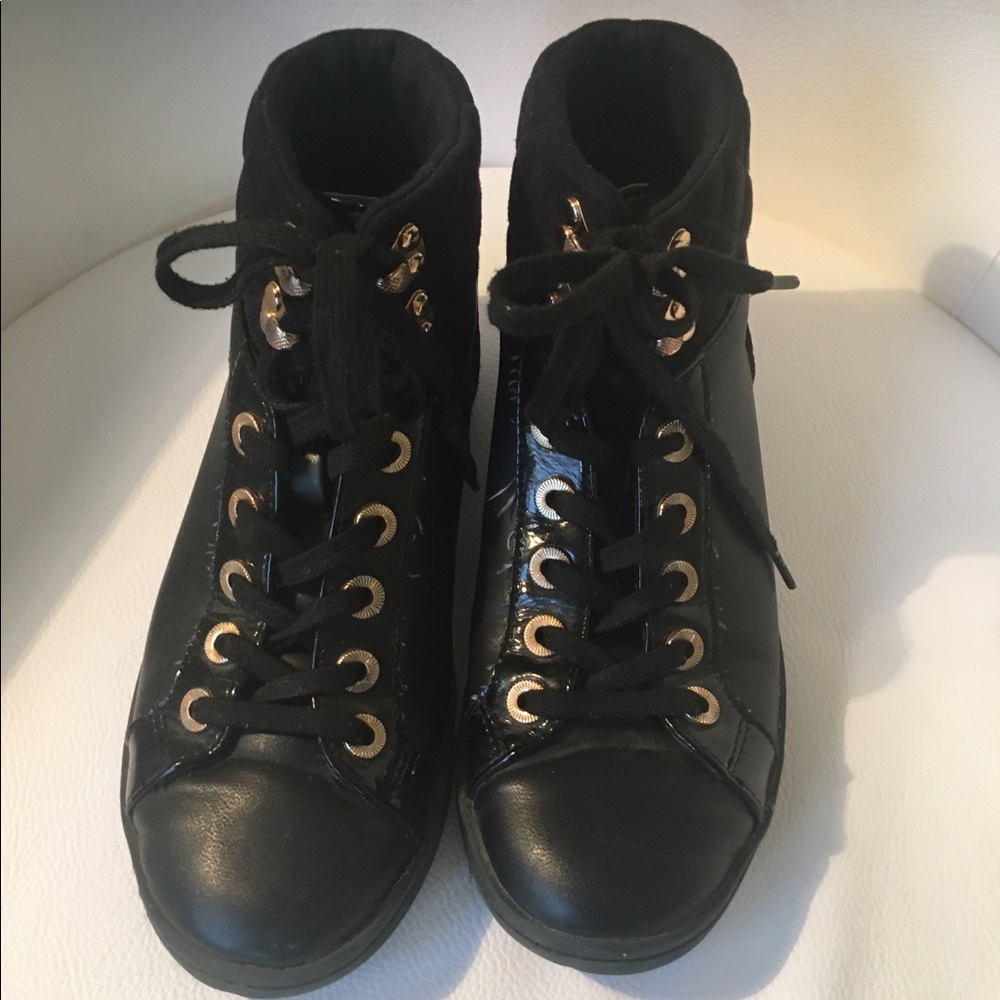 Black Aldo sneakers size 7