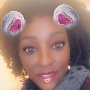 Meet your Posher, Roxanne