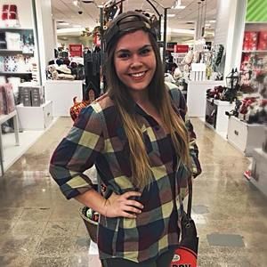 Meet your Posher, Lacie