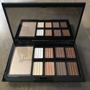 NWT DOUCCE Freematic Eyeshadow Pro Palette